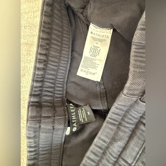 Athleta Farralon Pan 
Black, size Medium - Picture 9 of 10